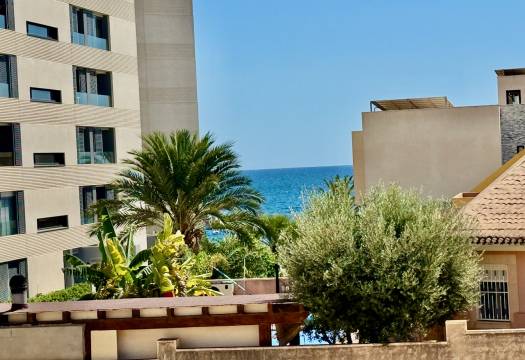 Resale - Villa - Punta Prima