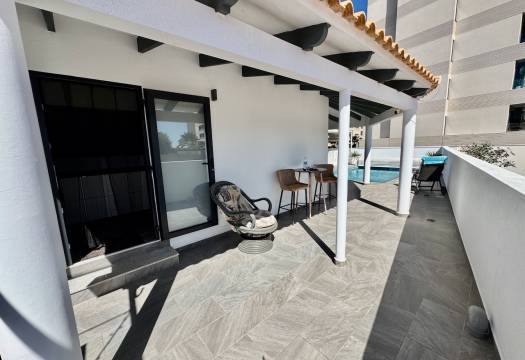 Resale - Villa - Punta Prima