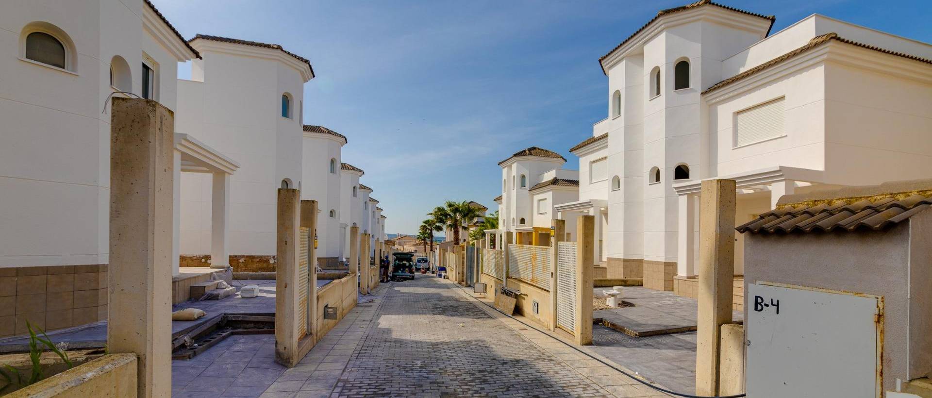 Obra Nueva - Villa / Chalet - San Fulgencio - El Oasis