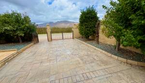 Resale - Villa - Hondon de las Nieves - Urbaniz La Montañosa