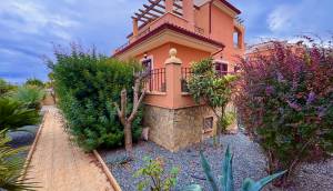 Resale - Villa - Hondon de las Nieves - Urbaniz La Montañosa