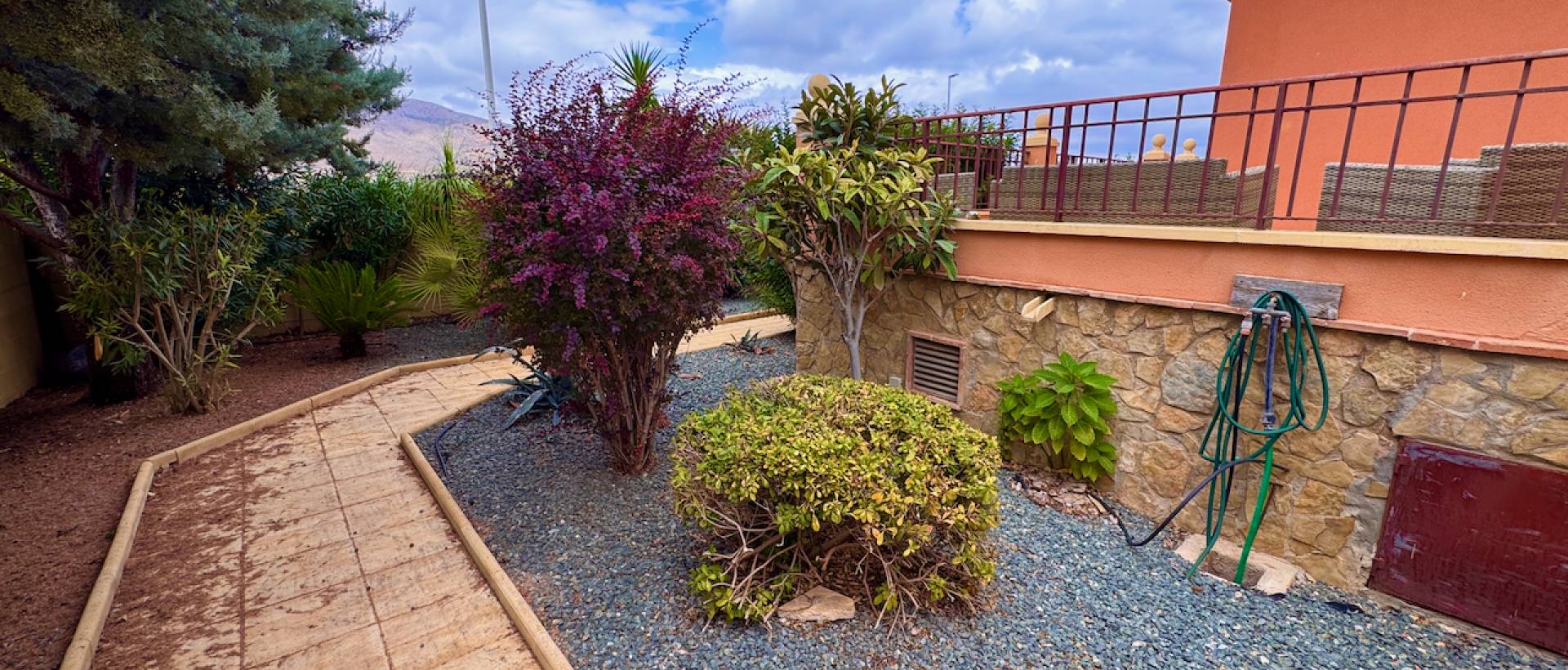 Resale - Villa - Hondon de las Nieves - Urbaniz La Montañosa