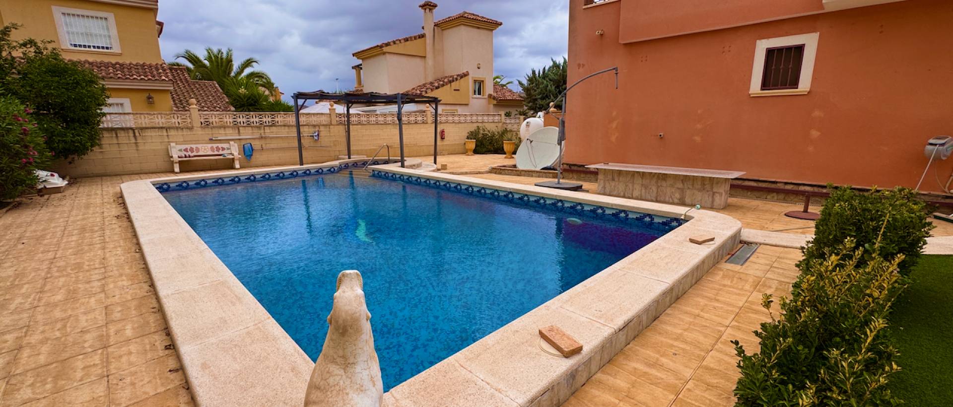 Resale - Villa - Hondon de las Nieves - Urbaniz La Montañosa