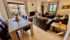 Resale - Villa - Hondon de las Nieves - Urbaniz La Montañosa