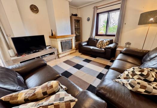 Resale - Villa - Hondon de las Nieves - Urbaniz La Montañosa