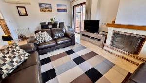 Resale - Villa - Hondon de las Nieves - Urbaniz La Montañosa