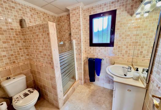 Resale - Villa - Hondon de las Nieves - Urbaniz La Montañosa