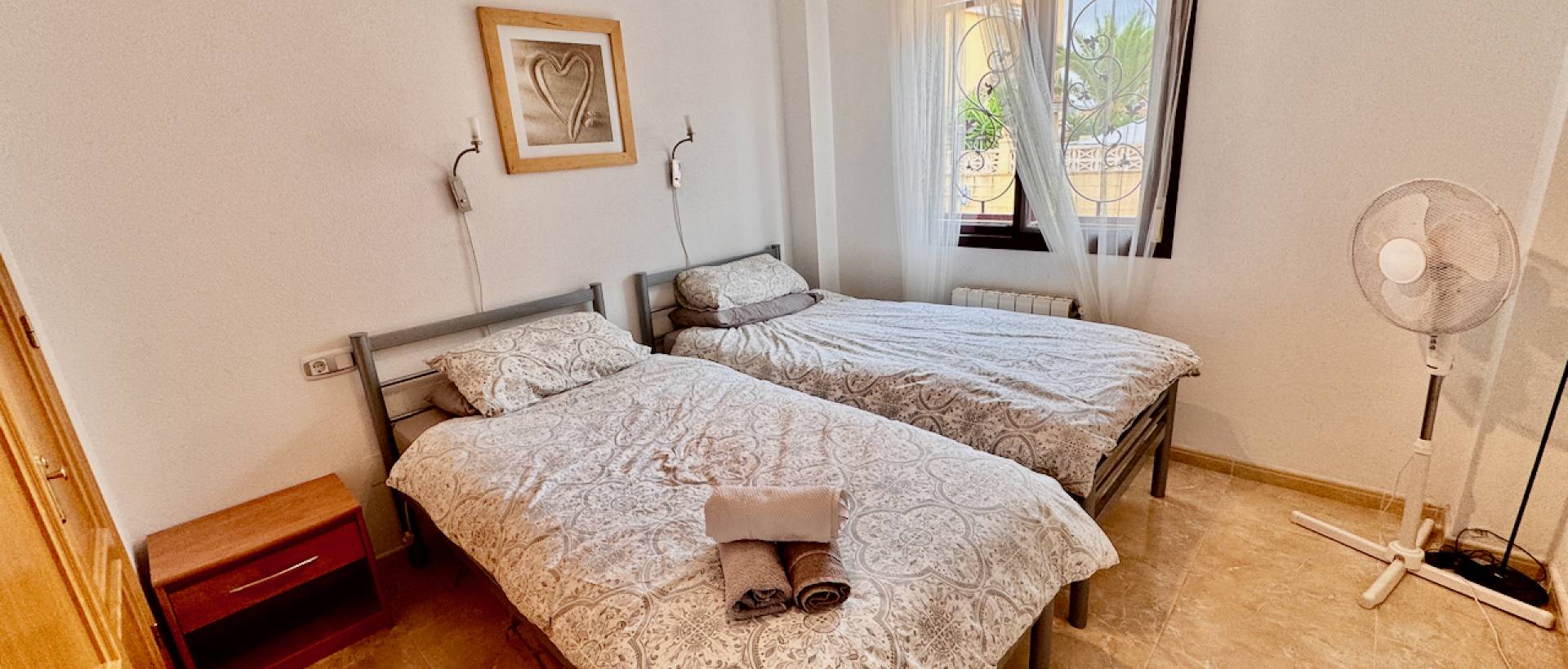 Resale - Villa - Hondon de las Nieves - Urbaniz La Montañosa