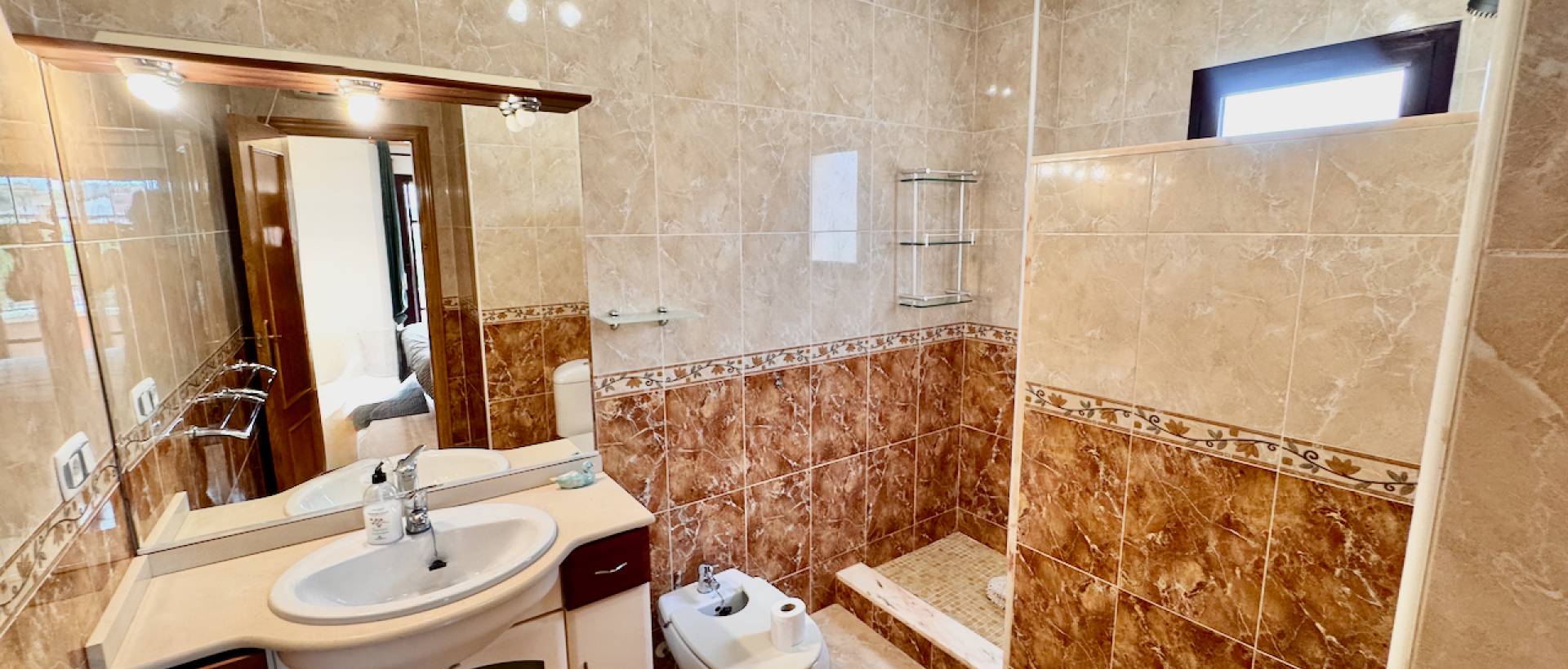 Resale - Villa - Hondon de las Nieves - Urbaniz La Montañosa