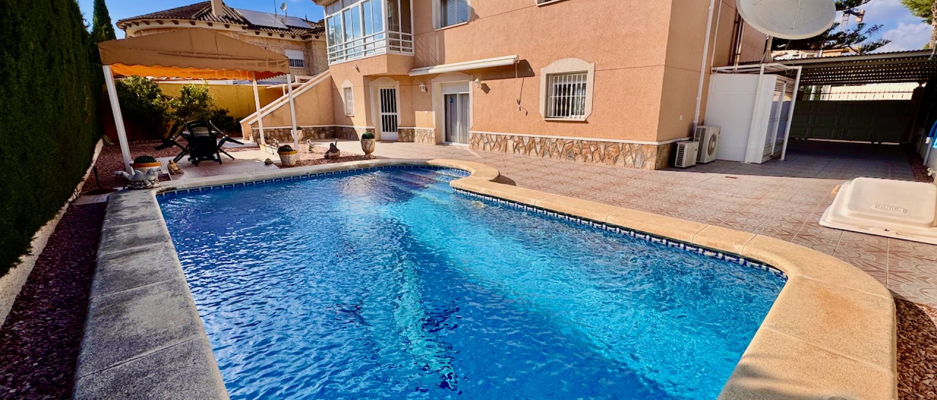 Resale - Villa - Benferri