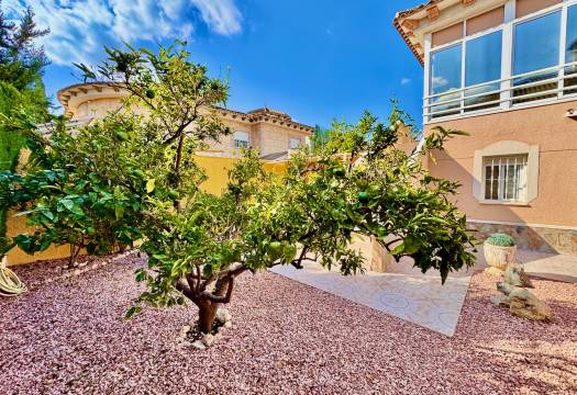 Resale - Villa - Benferri