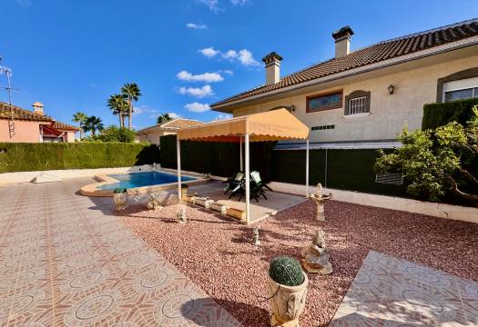 Resale - Villa - Benferri