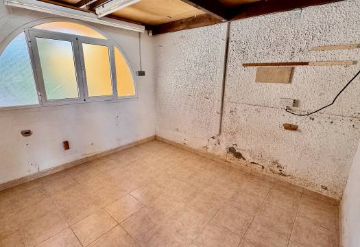 Resale - Villa - Benferri