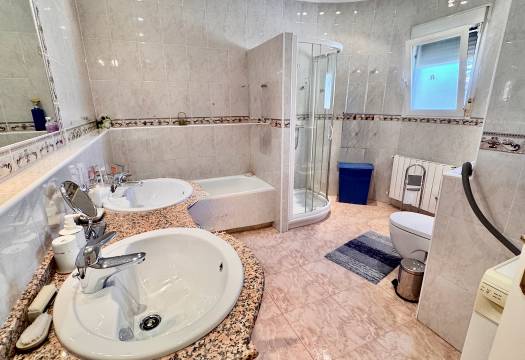 Resale - Villa - Benferri