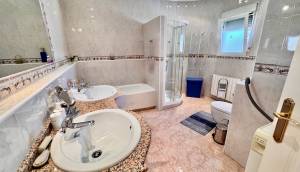 Resale - Villa - Benferri