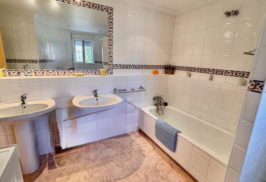 Resale - Villa - Benferri