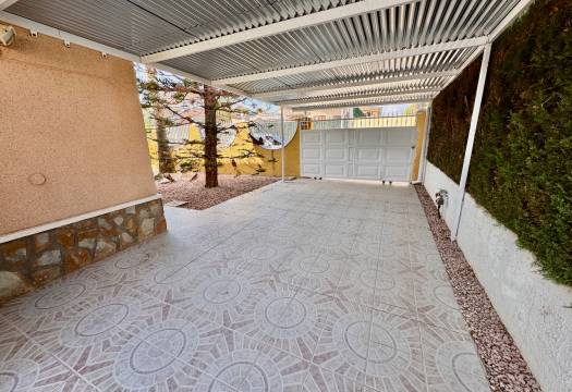 Resale - Villa - Benferri