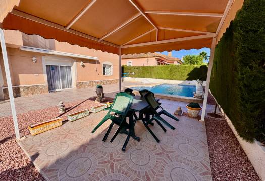 Resale - Villa - Benferri