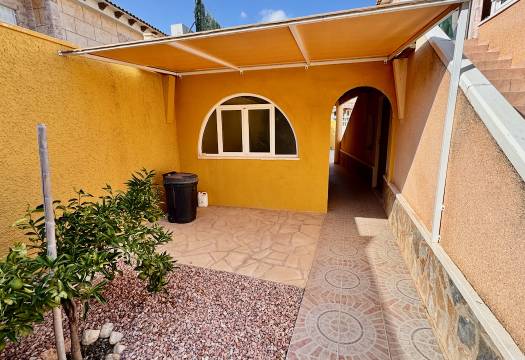 Resale - Villa - Benferri