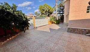 Resale - Villa - Benferri