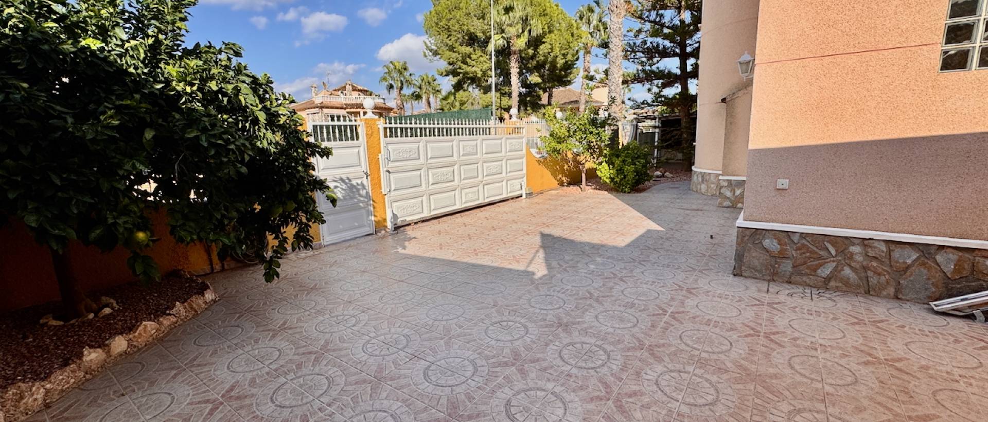 Resale - Villa - Benferri