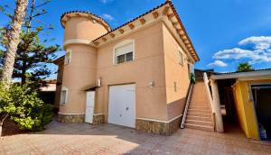 Resale - Villa - Benferri