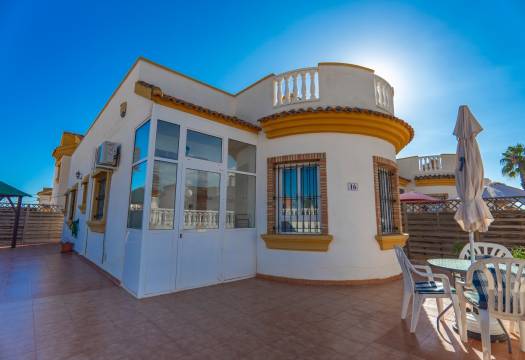 Villa - Resale - Guardamar del Segura - El Raso