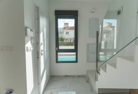 Reventa - Villa / Chalet - Torrevieja - La Florida