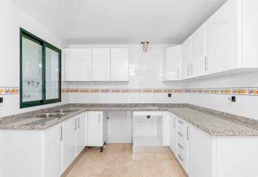 Resale - Apartment - Altea