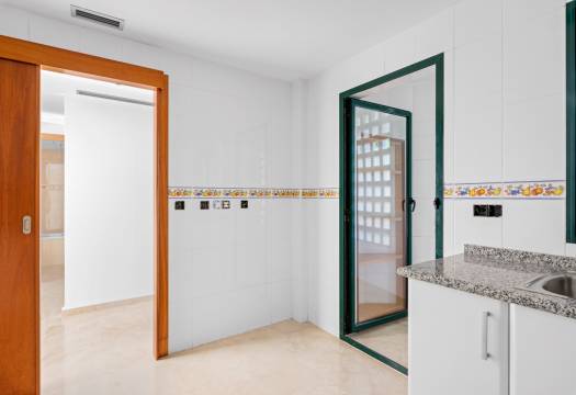 Resale - Apartment - Altea