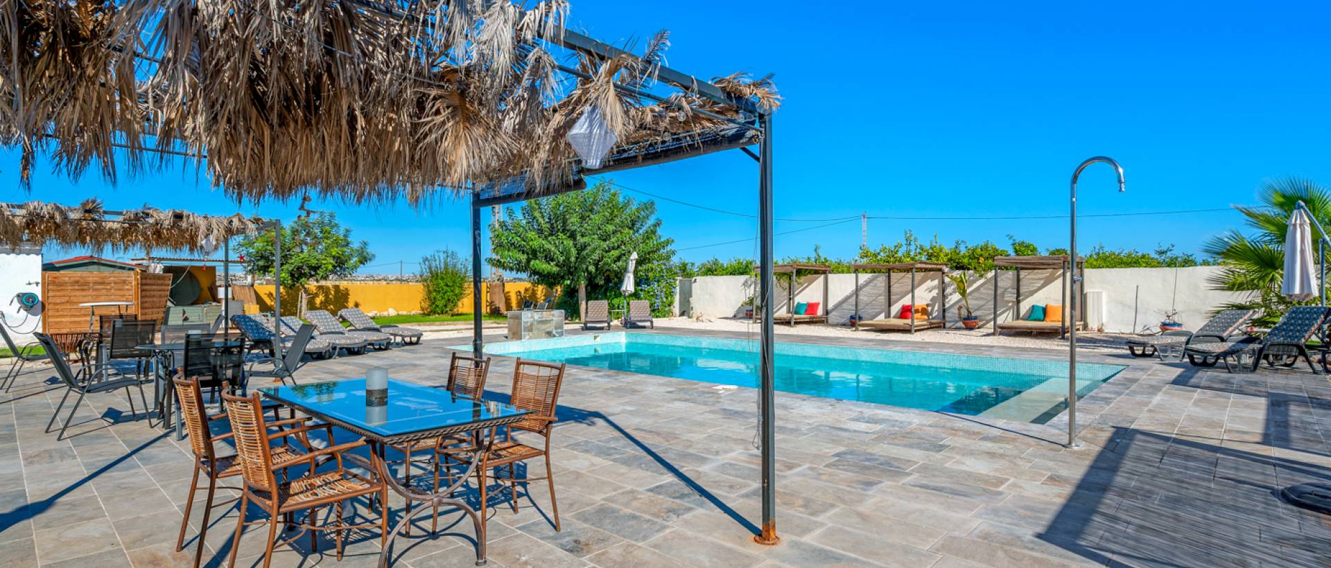 Resale - Finca / Country Property - Los Montesinos