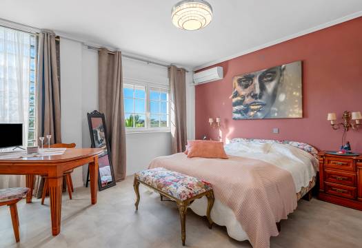 Resale - Finca / Country Property - Los Montesinos