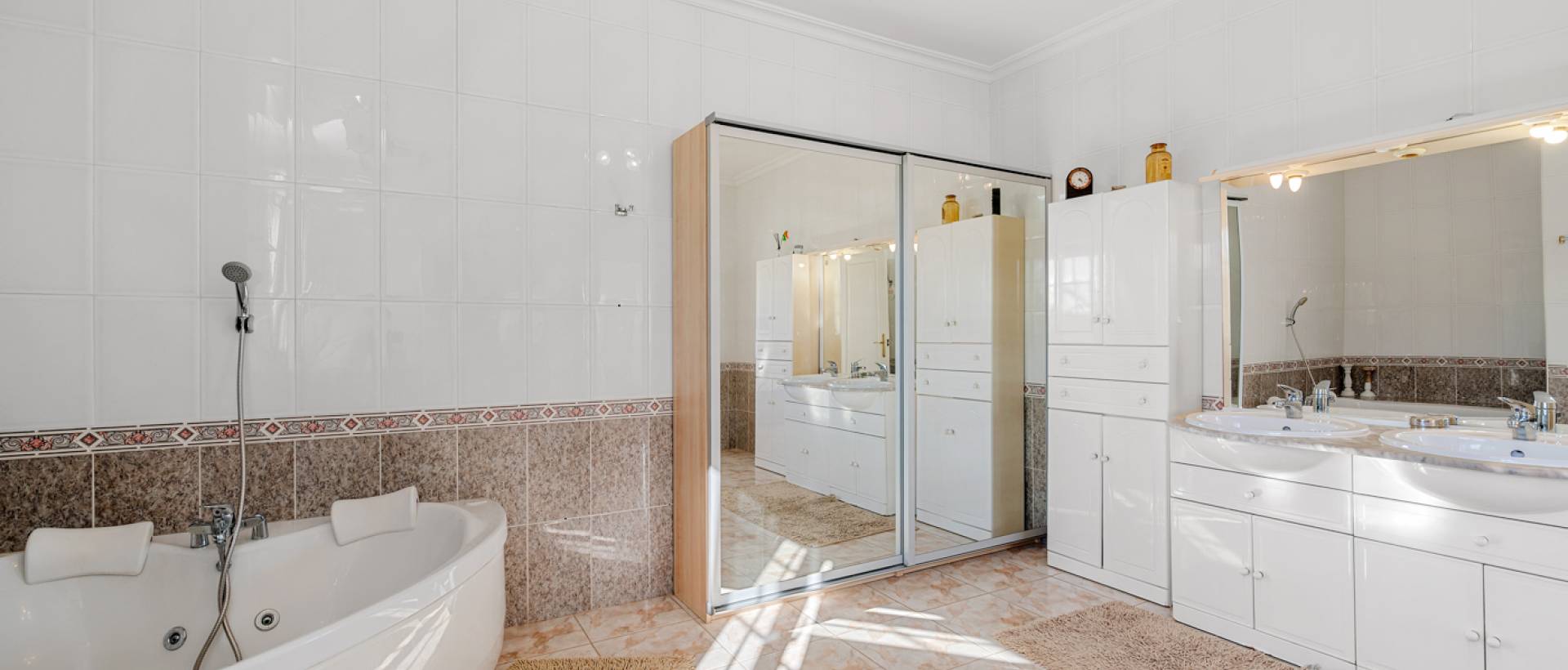 Resale - Finca / Country Property - Los Montesinos