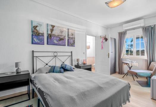 Resale - Finca / Country Property - Los Montesinos