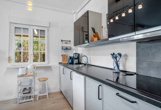 Resale - Finca / Country Property - Los Montesinos