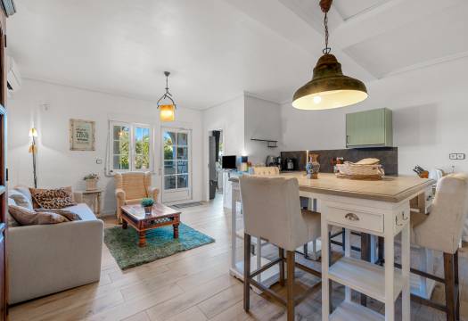 Resale - Finca / Country Property - Los Montesinos