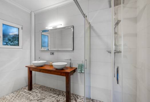 Resale - Finca / Country Property - Los Montesinos