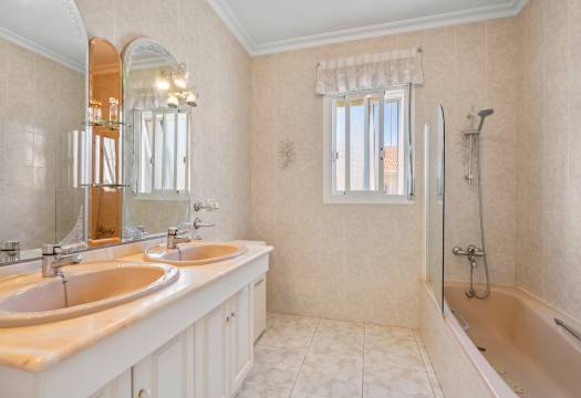 Resale - Villa - Ciudad Quesada