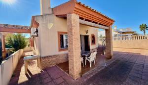 Resale - Villa - El Raso