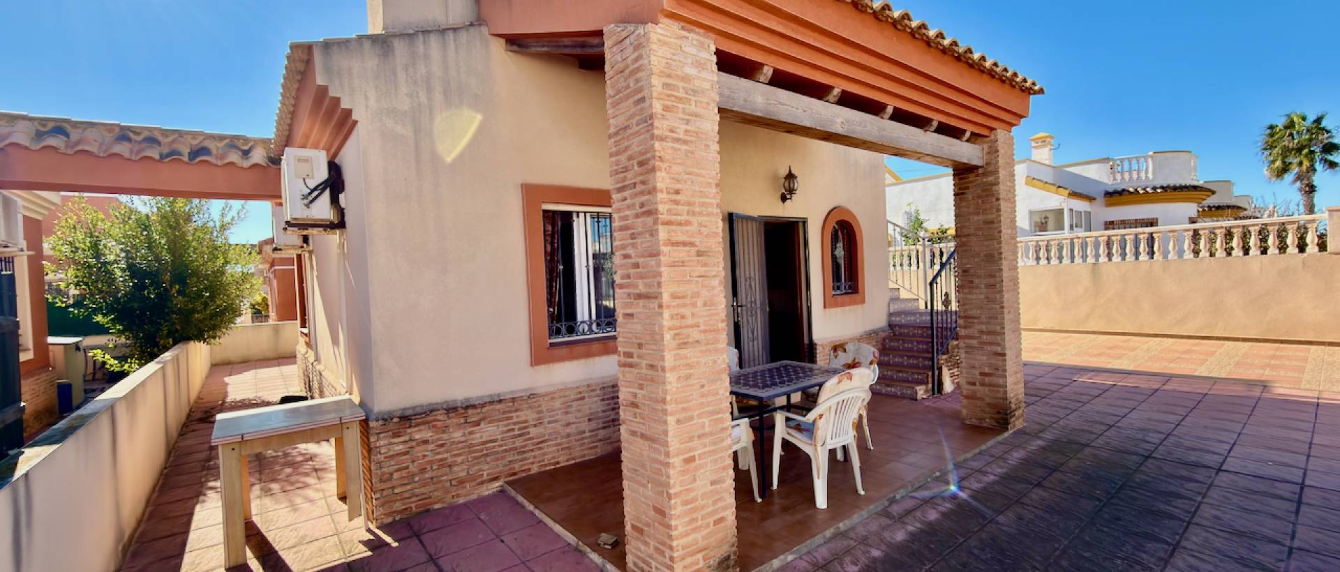 Resale - Villa - El Raso
