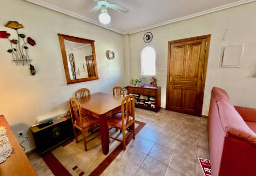 Resale - Villa - El Raso