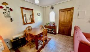 Resale - Villa - El Raso