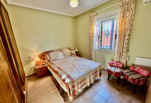 Resale - Villa - El Raso