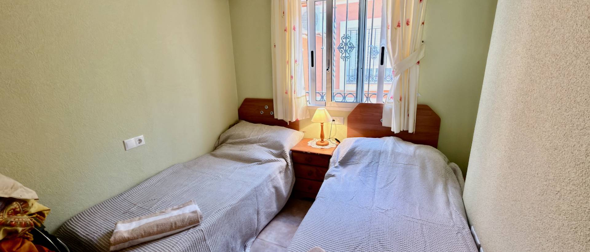 Resale - Villa - El Raso