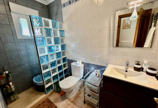 Resale - Villa - El Raso