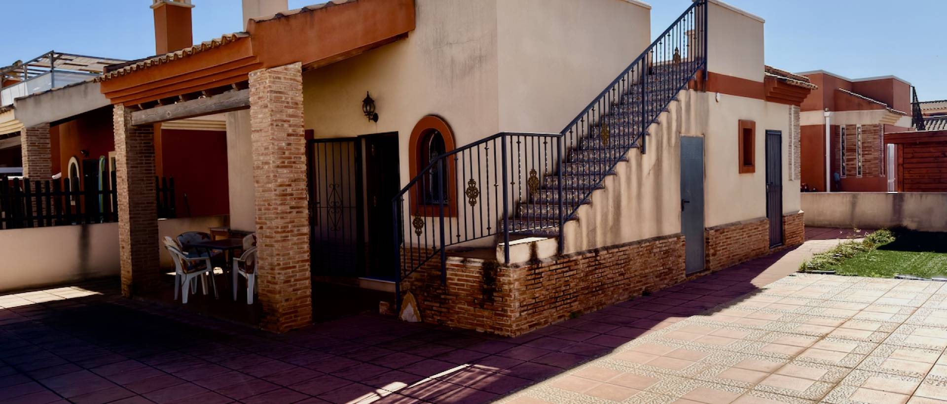 Resale - Villa - El Raso