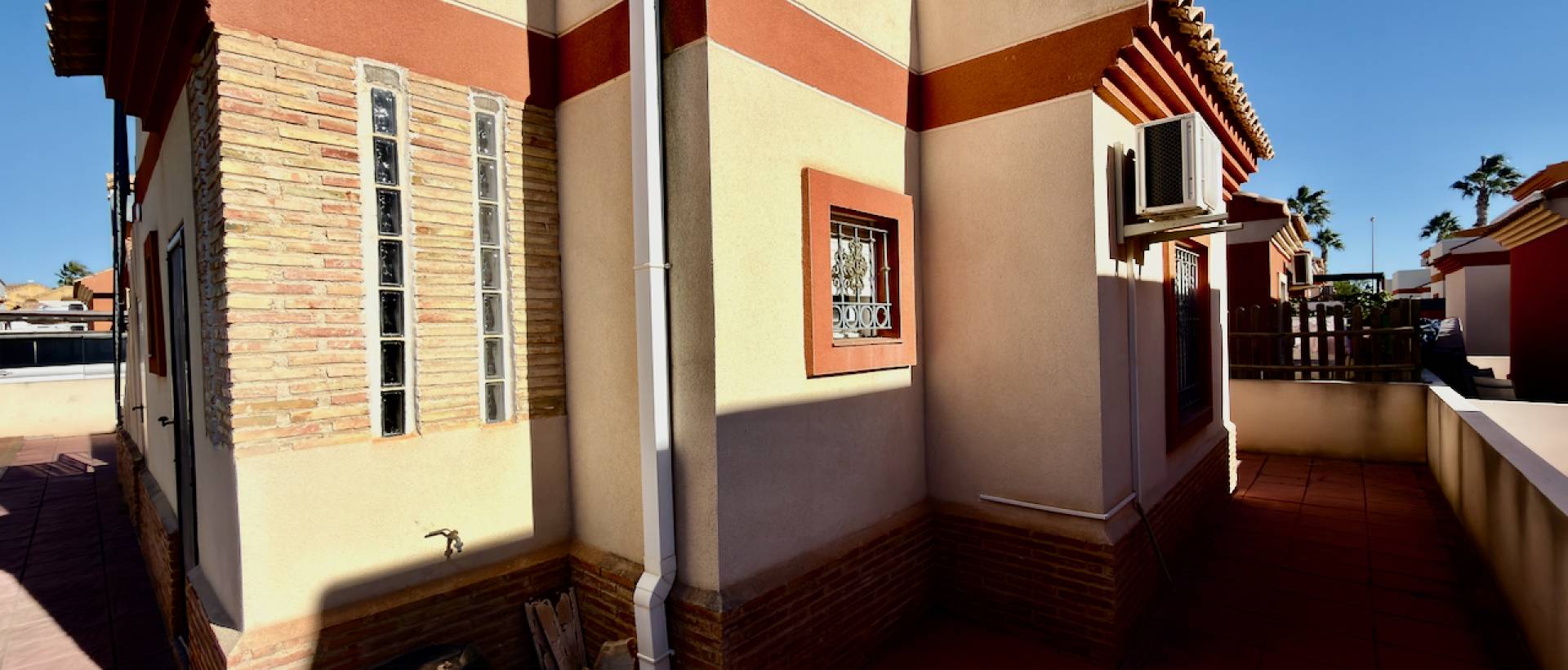 Resale - Villa - El Raso