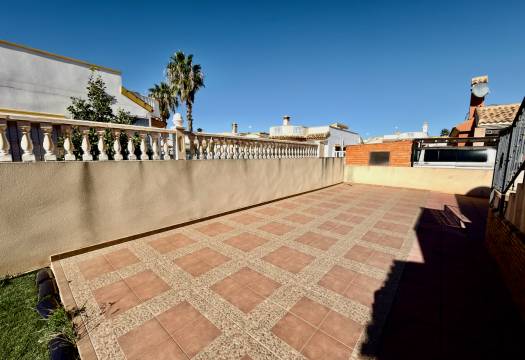Resale - Villa - El Raso