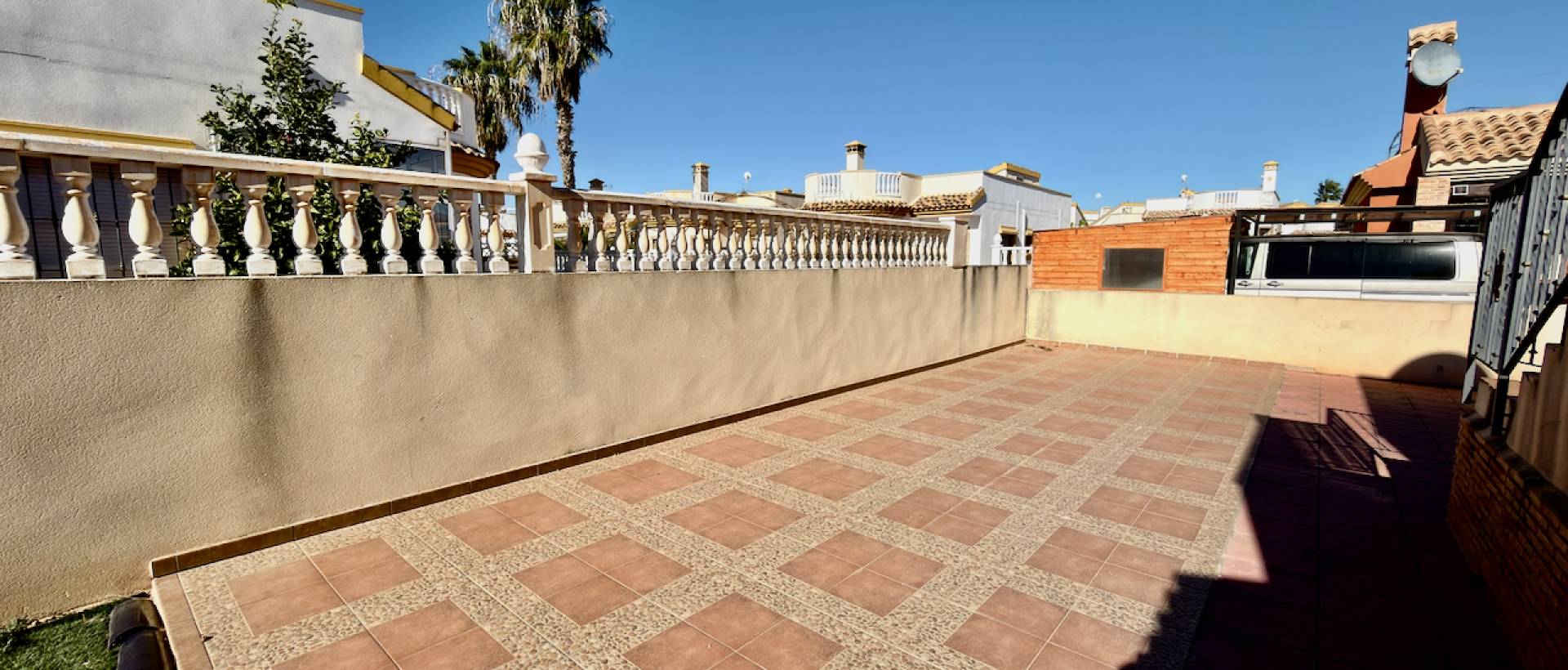 Resale - Villa - El Raso