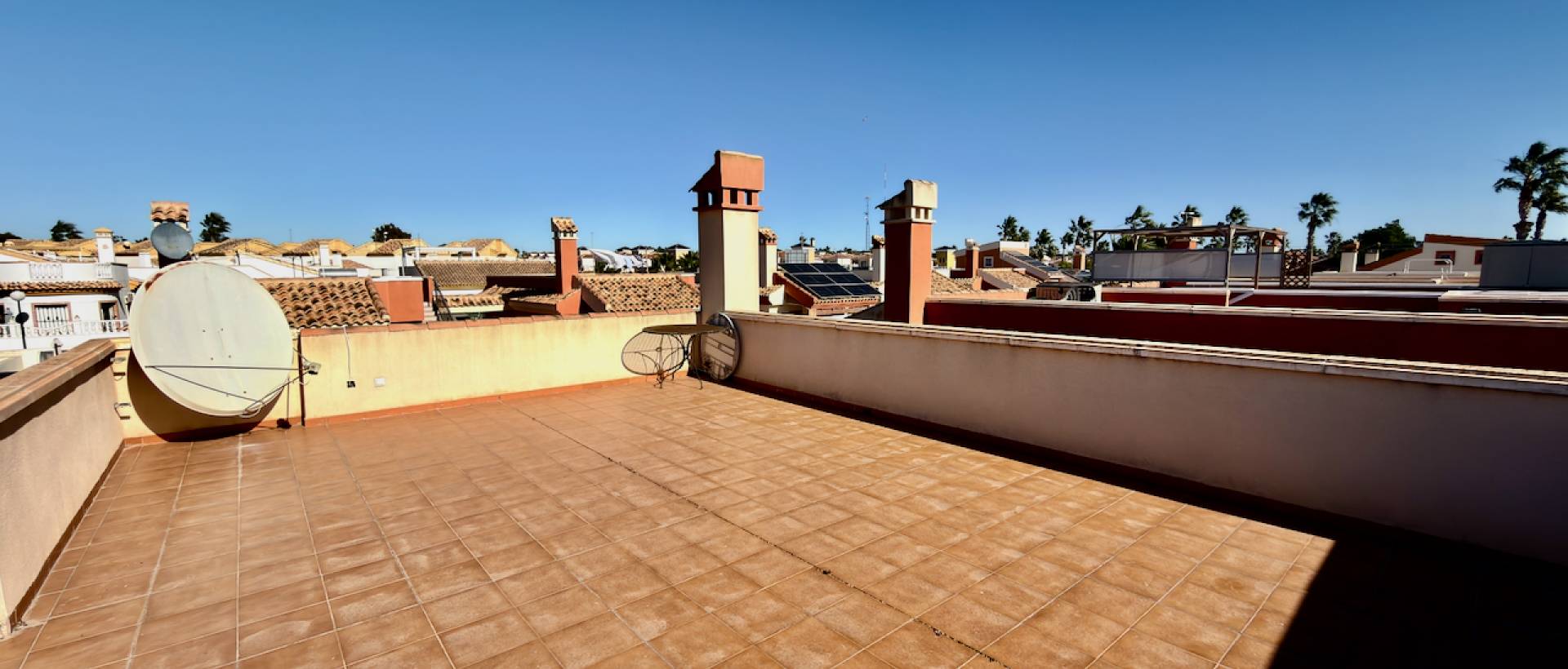 Resale - Villa - El Raso